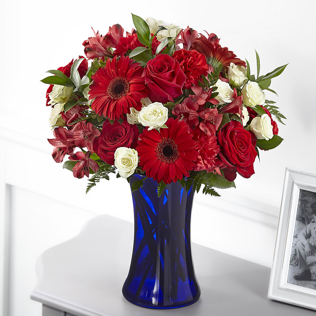 Hearts Embrace Bouquet – Waddington Blooms, Waddington NY