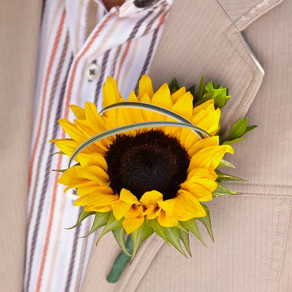Free Spirit Boutonniere –  Waddington Blooms, Waddington NY